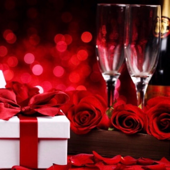 Bookmark my beautiful closet. Easy Breezy! - Picture 3 of 9